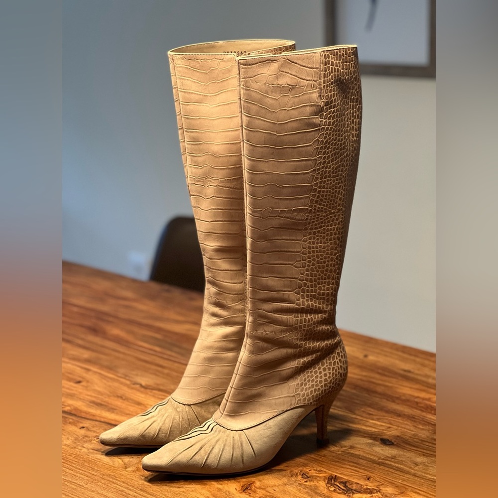 Size 8B , Salvatore Ferragamo, crocodile leather vintage boots